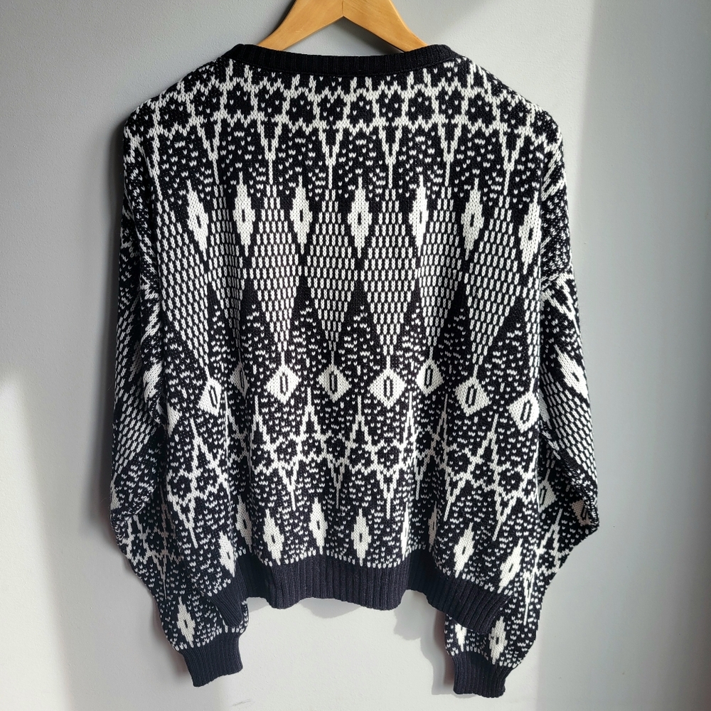 SEARS | Men's Black and White Geometric Sweater - Picture 4 of 4